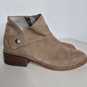 Eileen Fisher Billie Tumbled Nubuck Ankle Boots - Size 8
